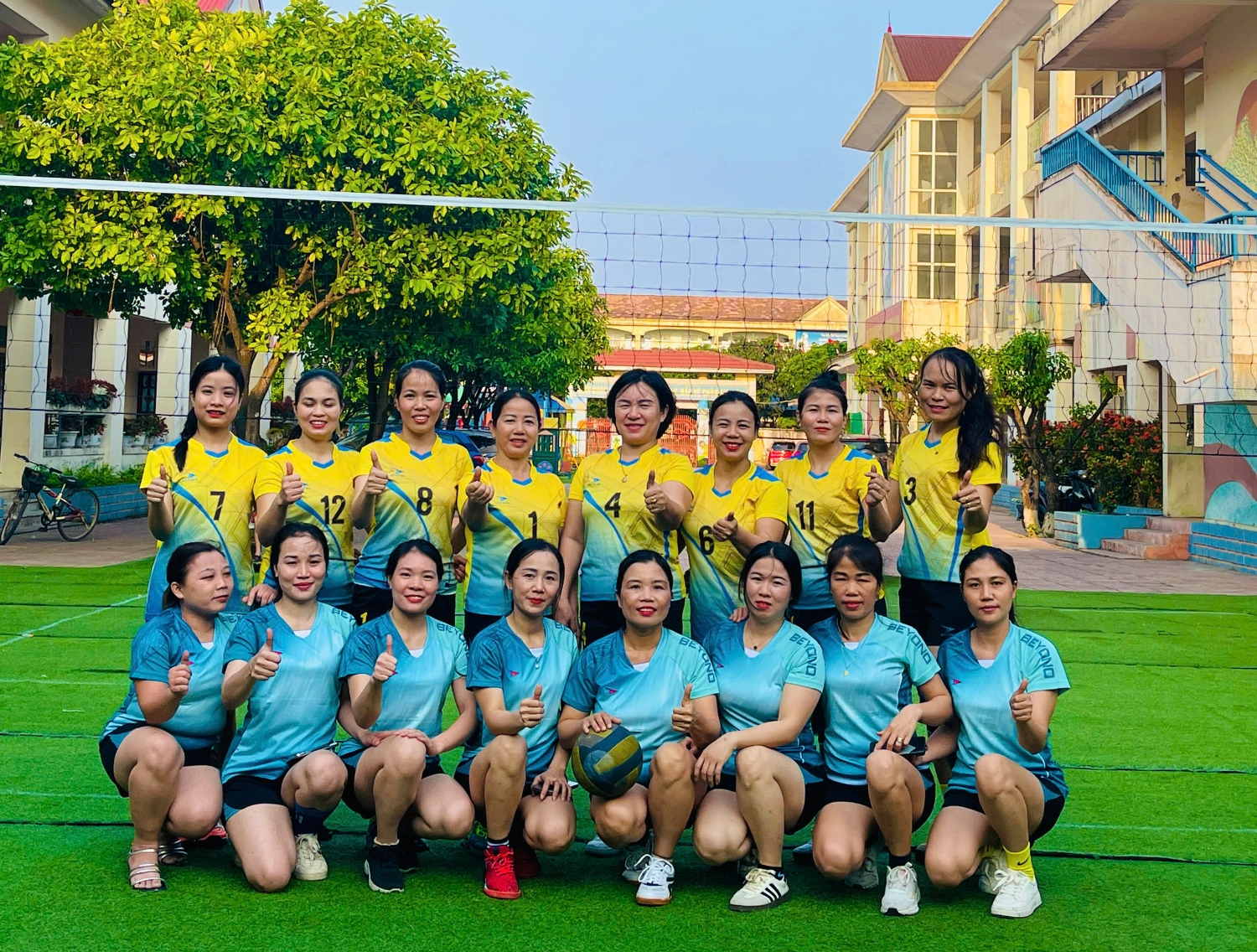 CÔNG ĐOÀN TRƯỜNG MẦM NON KỲ PHƯƠNG GIAO LƯU BÓNG CHUYỀN VỚI CÔNG ĐOÀN TRƯỜNG MẦM NON KỲ LONG CHÀO MỪNG NGÀY 30-4 VÀ NGÀY 1-5