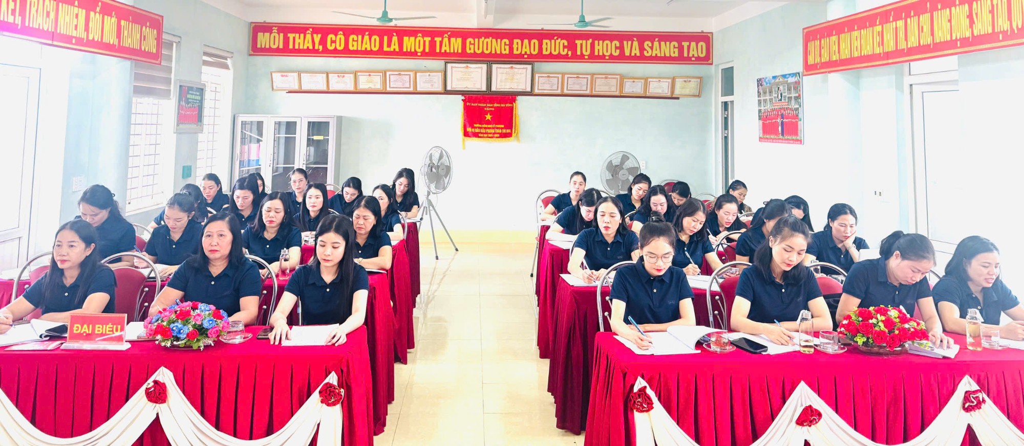 SINH HOẠT CHUYÊN ĐỀ: “TĂNG CƯỜNG CÔNG TÁC KIỂM ĐỊNH CHẤT LƯỢNG GIÁO DỤC VÀ CỦNG CỐ TRƯỜNG MẦM NON ĐẠT CHUẨN QUỐC GIA MỨC ĐỘ II; GÓP PHẦN THỰC HIỆN THẮNG LỢI NGHỊ QUYẾT ĐẠI HỘI ĐẢNG BỘ PHƯỜNG HOÀN