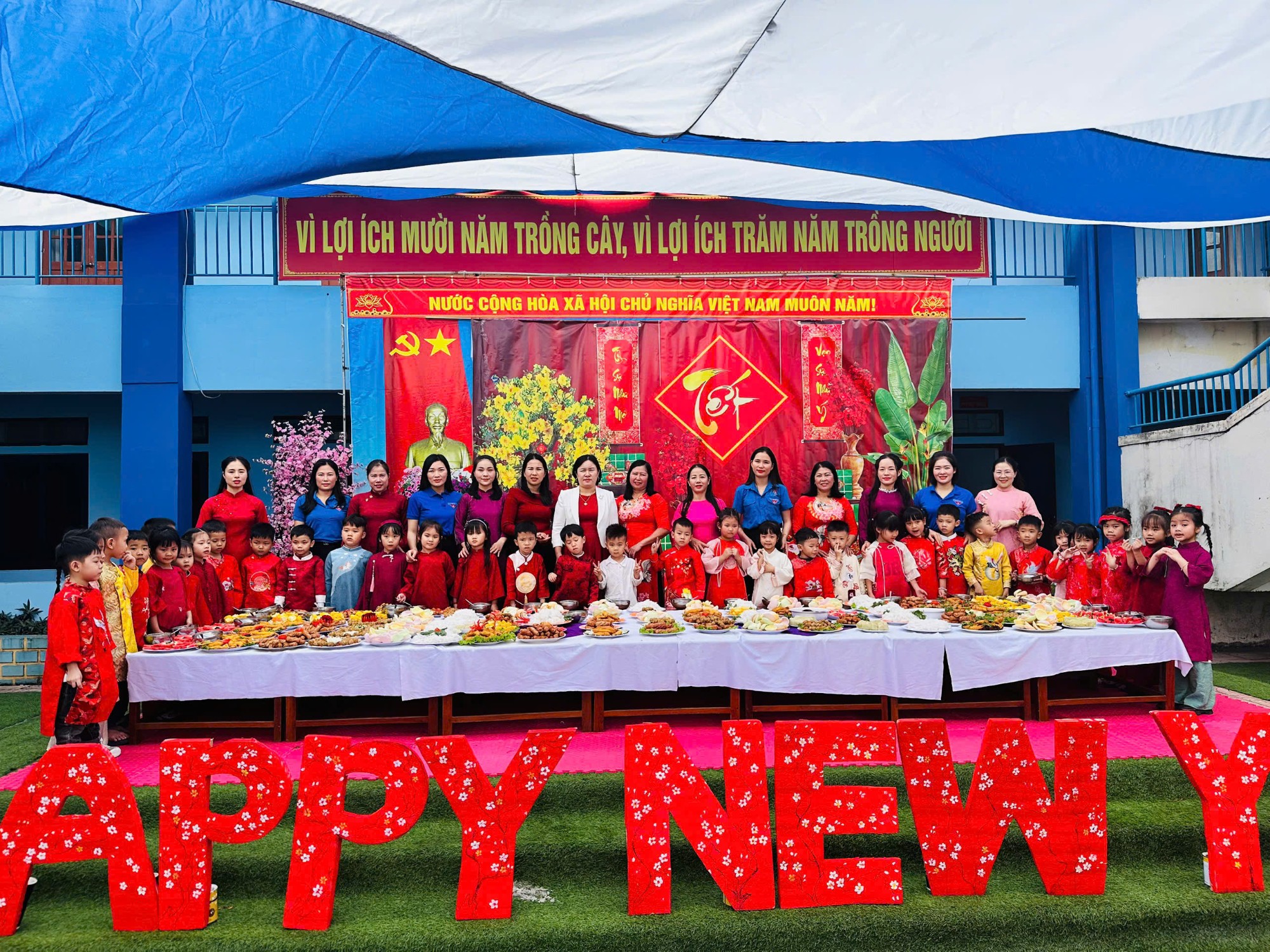 TIỆC BUFFET CHÀO XUÂN – HƯƠNG VỊ TẾT TRONG TỪNG NỤ CƯỜI TRẺ THƠ