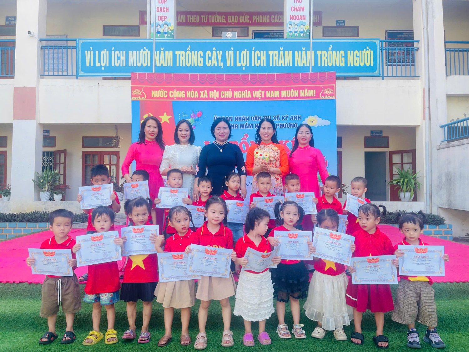 giấy khen cháu HH