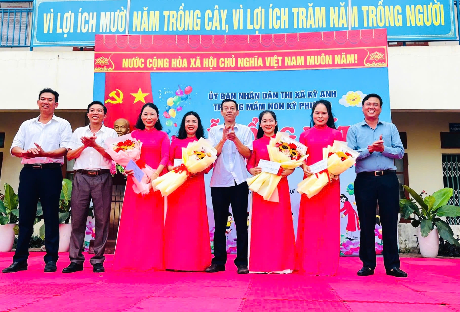 Tạng hoa 4 cô gvg