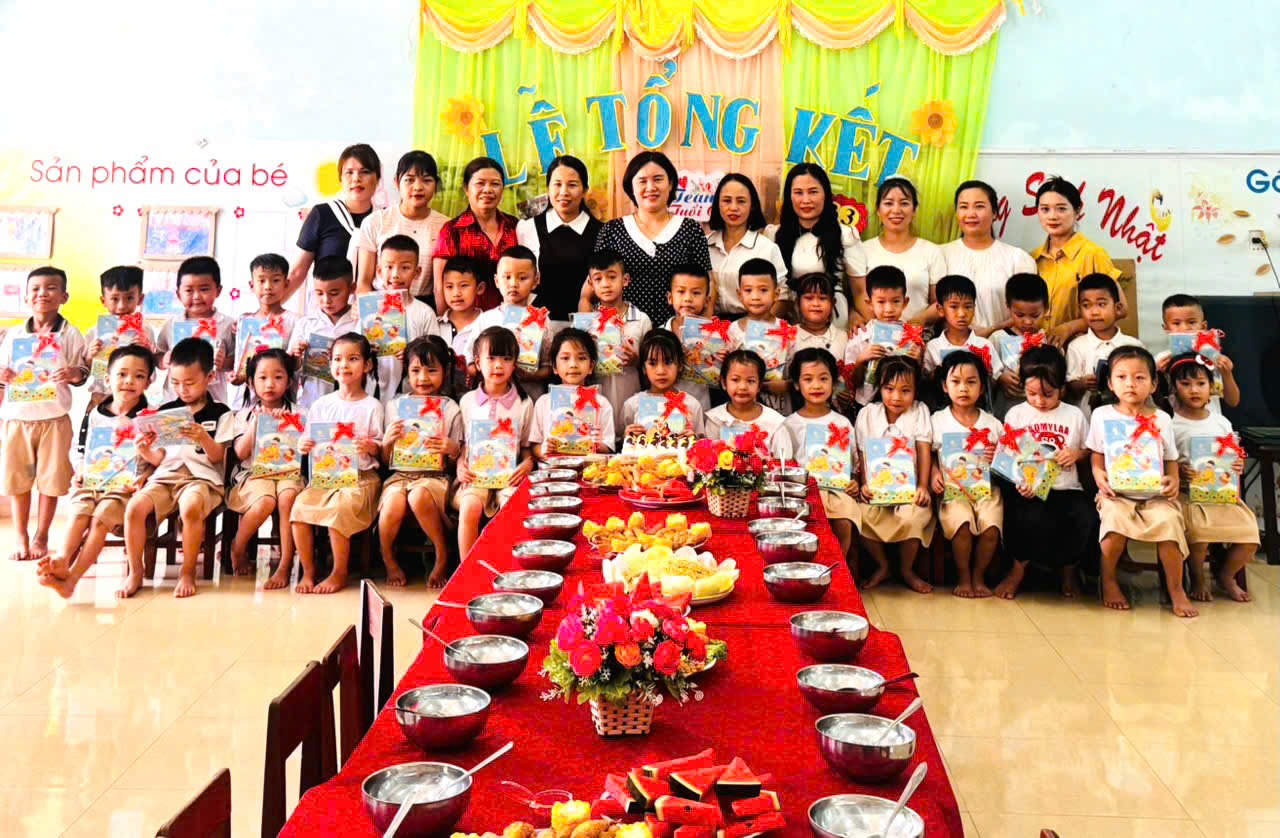 RỘN RÀNG TIỆC BUFFET CỦA CÁC BẠN NHỎ TRƯỜNG MẦM NON KỲ PHƯƠNG