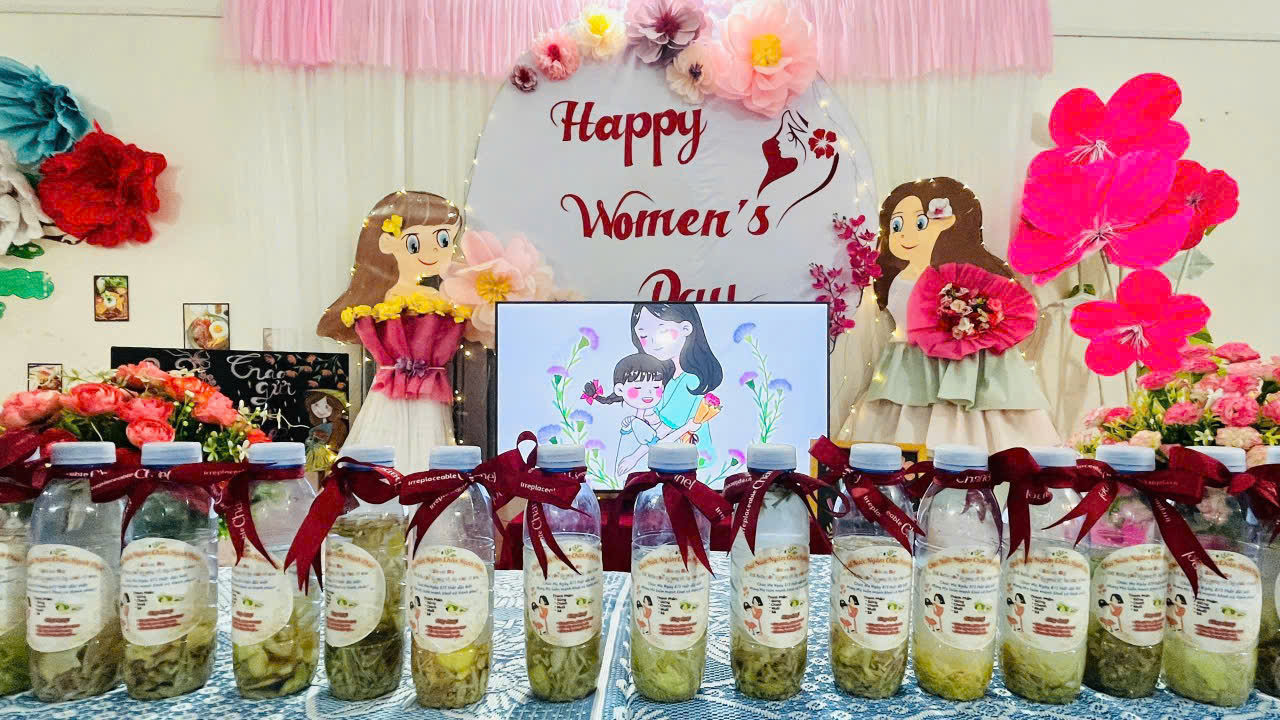 ồng ghép giáo dục STEAM, kỹ năng sống vào các hoạt động học và chơi.